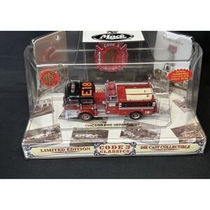 Code 3 Limited Edition Classics Chicago Engine Company E-18 Mack #12348